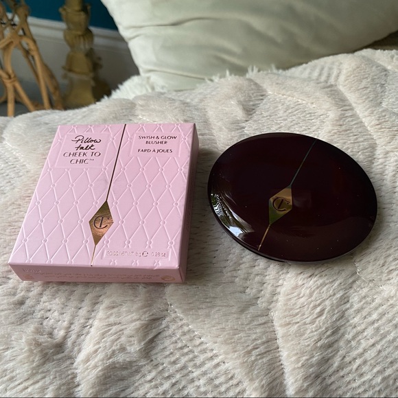 3x$90 Charlotte Tilbury Cheek to Chic - Picture 2 of 3
